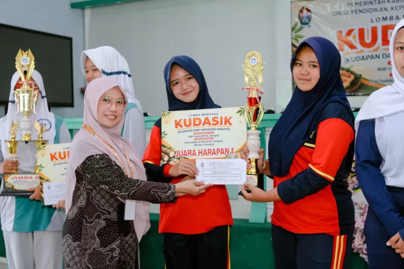TIM SPENSAS MEMBAWA PULANG PIALA LOMBA MEMASAK KUDASIK 2026